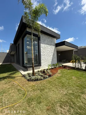 <strong>Casa à Venda no Condomínio Reserva Ecoville</strong>