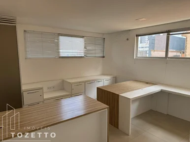 Imóvel Comercial E Residencial Na Rua Paula Xavier