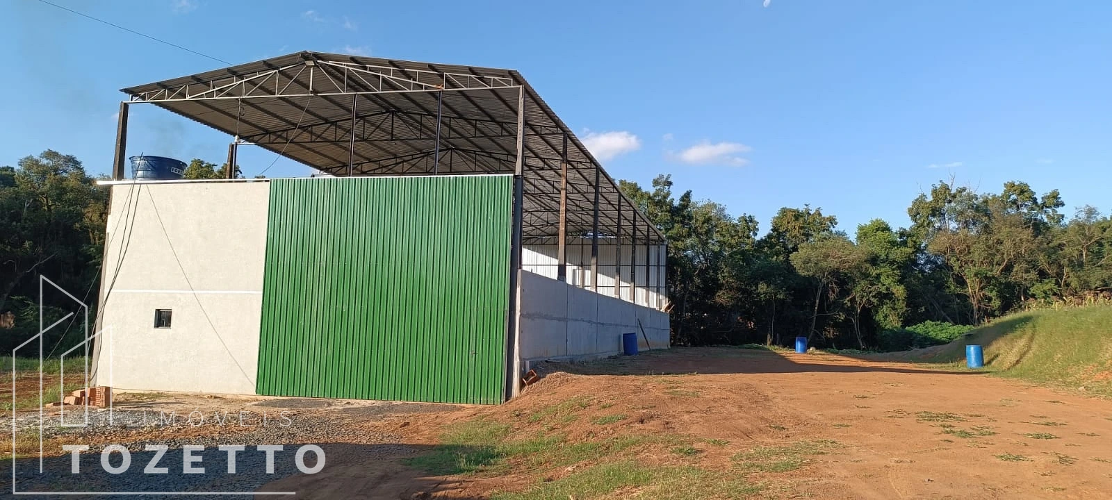 Barração Shangrila  Contorno