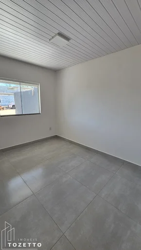 Casa Com Passagem Lateral à Venda No Gsp Em Uvaranas