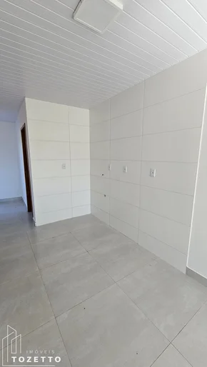 Casa Com Passagem Lateral à Venda No Gsp Em Uvaranas