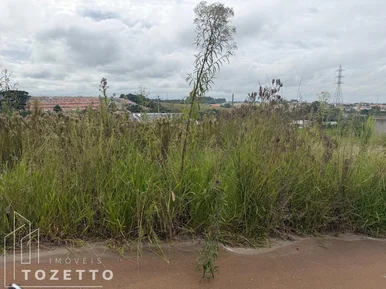 Terreno à Venda - Le Parc , Uvaranas