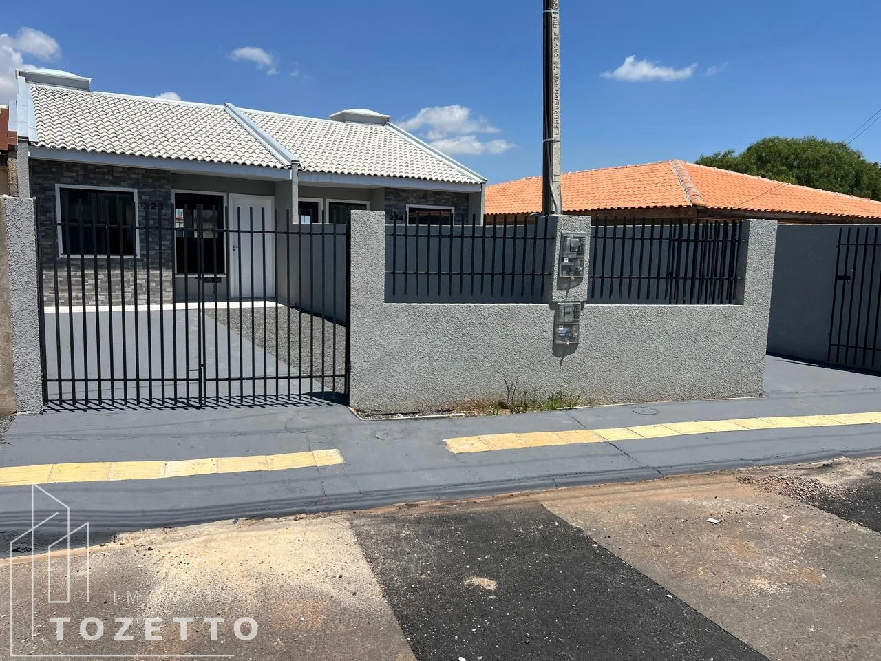 <strong>Casa com amplo terreno nos fundos - Cachoeira</strong>