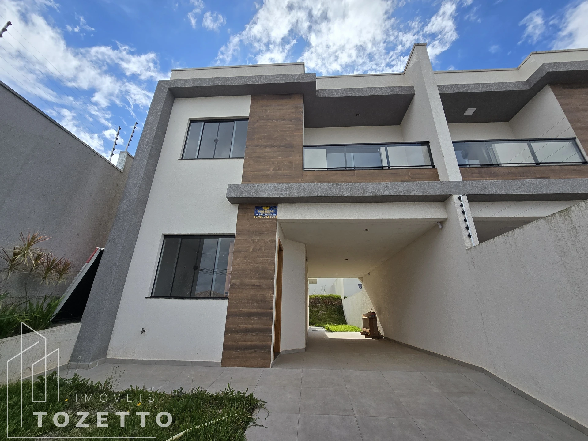 <strong>Excelente sobrado com suíte à venda no Jardim Carvalho</strong>