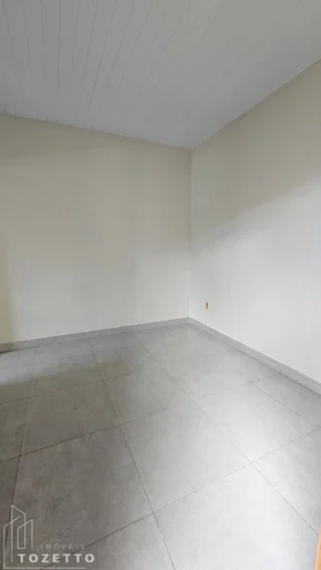 <strong>Casa no Lagoa Dourada com amplo terreno nos fundos!</strong>