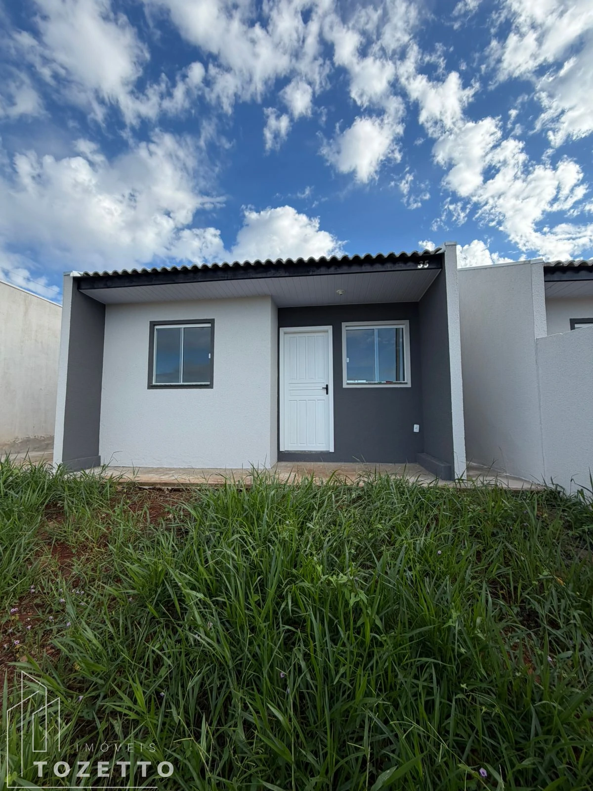 <strong>Casa Padrão</strong> <small>(2 dormitórios)</small>