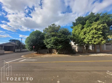 <strong>Ótimo terreno de esquina!</strong>