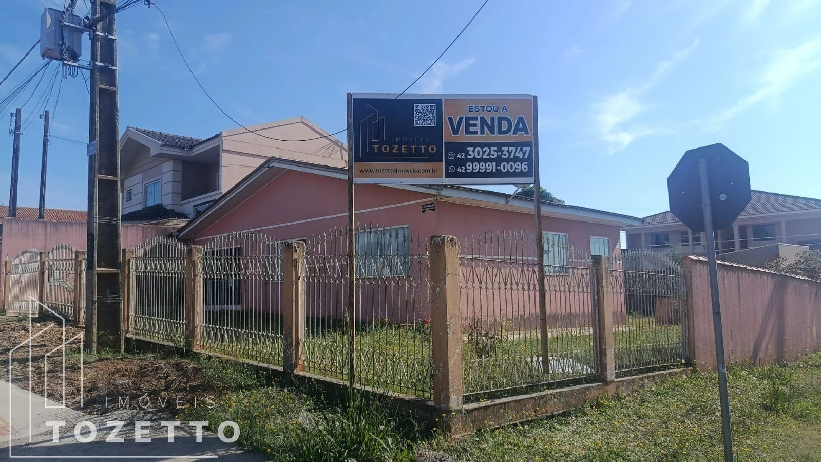 Casa de esquina com amplo terreno no Borato - Foto 1