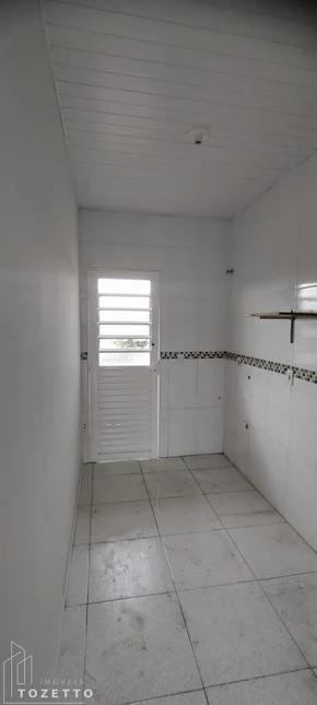 Casa Com Amplo Terreno Nos Fundos , Contorno