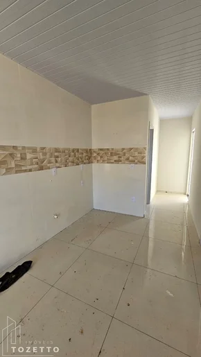 Excelente Imóvel Com Amplo Terreno Nos Fundos- Contorno