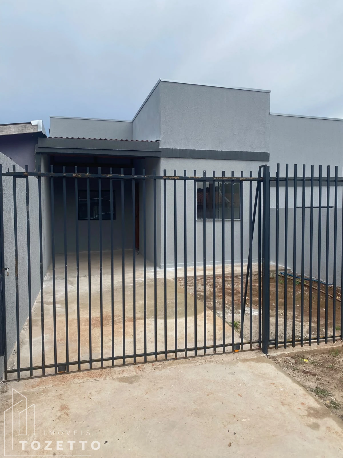 Imóvel No Contorno Com Amplo Terreno Nos Fundos !!