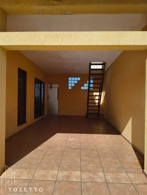 Casa Completa Em Uvaranas . 5 Quartos, Suíte, Churrasqueira E Canil