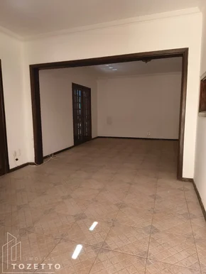 Casa Completa Em Uvaranas . 5 Quartos, Suíte, Churrasqueira E Canil