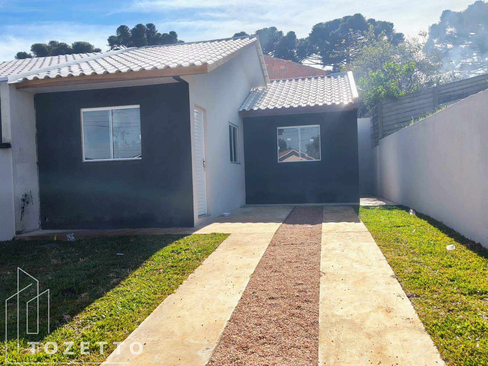 <strong>Casas com PASSAGEM LATERAL à venda no Costa Rica no Bairro N</strong>
