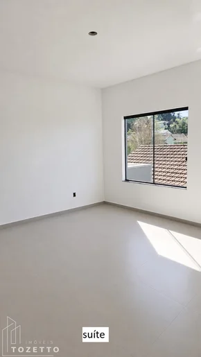 Sobrado De Esquina Com Suíte Em Uvaranas!