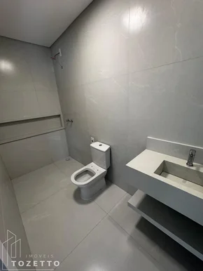 Linda Casa Com Piscina Em Condomínio Fechado No Bairro Contorno.