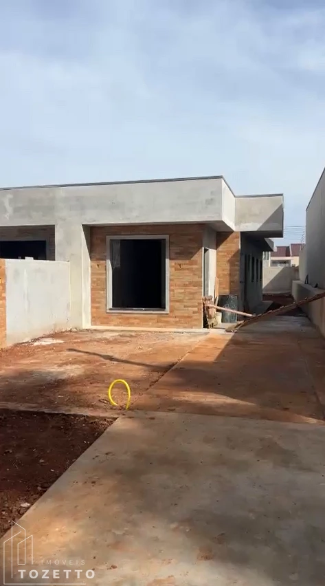 Casas com passagem lateral e amplo terreno à venda no Dona Marly em Uvaranas - Foto 1