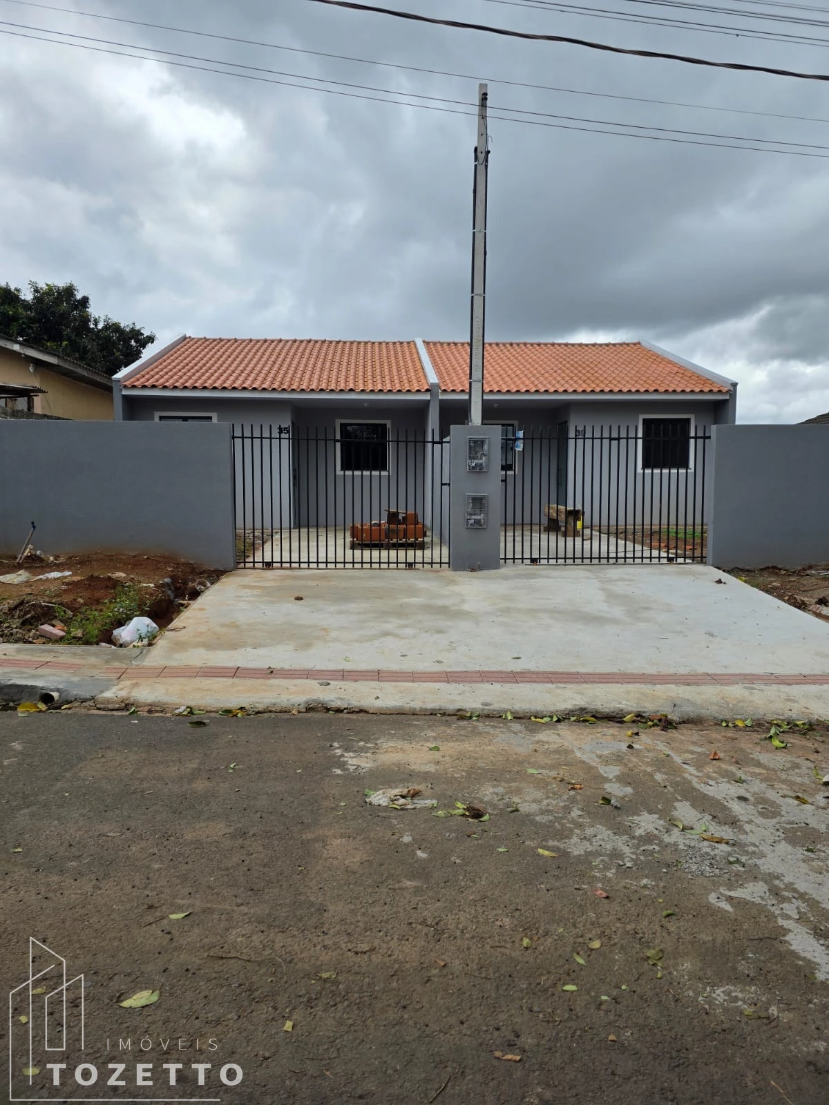 Casa à Venda ? Gralha Azul, Contorno - Foto 1