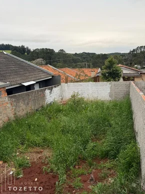 Casa Com Amplo Terreno No Shangrilá