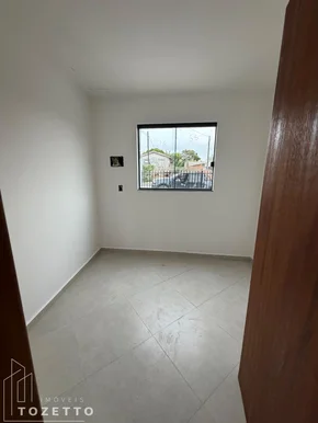 Casa Com Amplo Terreno No Shangrilá