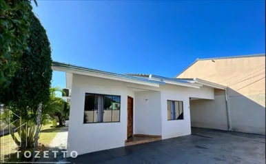 Casa à Venda Em Uvaranas,  Amplo Terreno E área Gourmet!