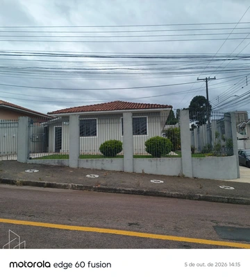 Casa espaçosa para locação no bairro órfãs ponta grossa/pr