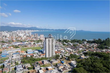 <strong>PORTO BELO TOWER - Vertical Home</strong>