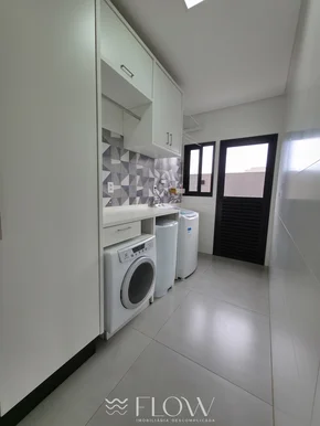 Sobrado em Jardim Carvalho