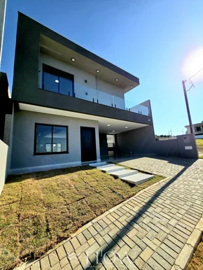 <strong>Sobrado em Condominio</strong> <small>(3 dormitórios sendo 1 suíte)</small>
