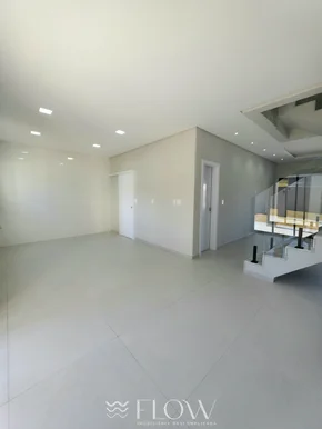 Sobrado em Jardim Carvalho