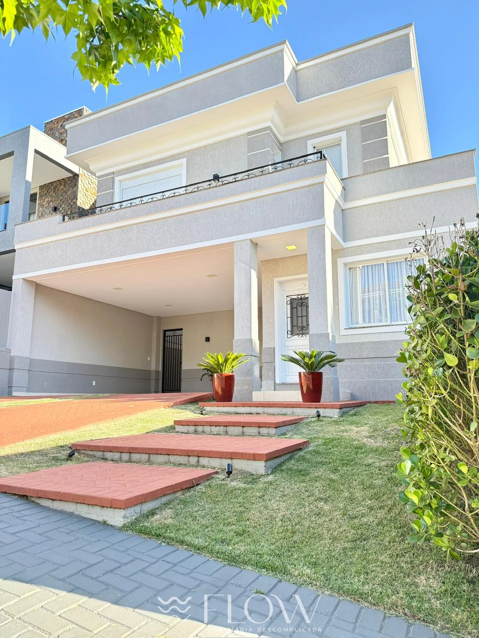 Sobrado Com 3 Suítes + Escritório