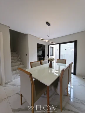 Sobrado em Jardim Carvalho