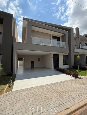 Casa Em Condomínio Com 3 Suítes