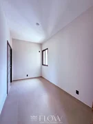 <strong>CASA COM 4 SUITES</strong>