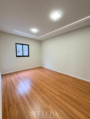 Casa Com 3 Dormitórios Sendo 1 Suite