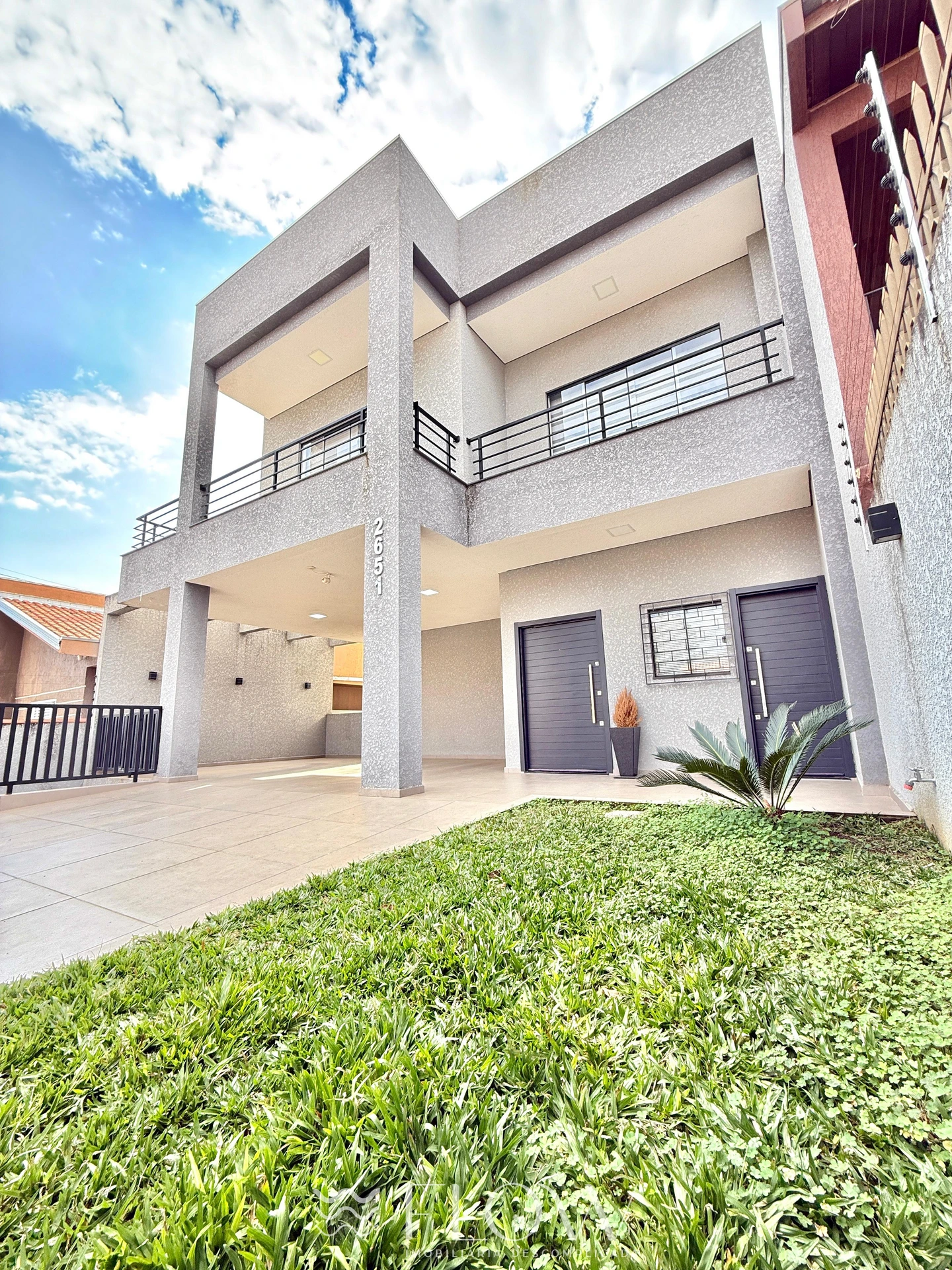 Sobrado Com 3 Suites Todas Com Closet E Piscina