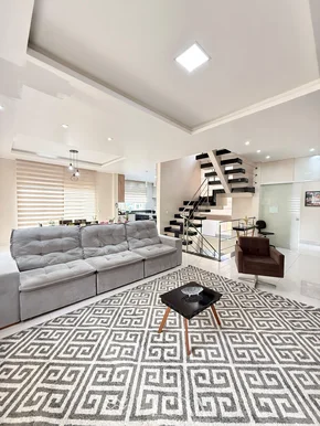 Sobrado Com 3 Suites Todas Com Closet E Piscina