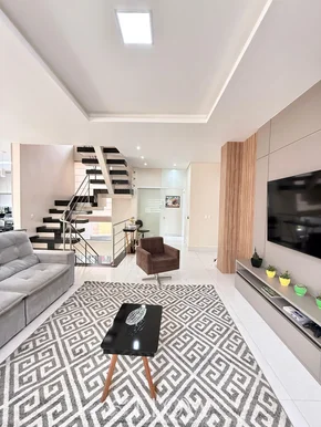 Sobrado Com 3 Suites Todas Com Closet E Piscina