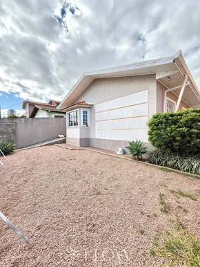 Casa Em Uvaranas - Prox Chafariz