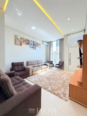 Casa Moderna Com 3 Suítes E Piscina No Villa Toscana