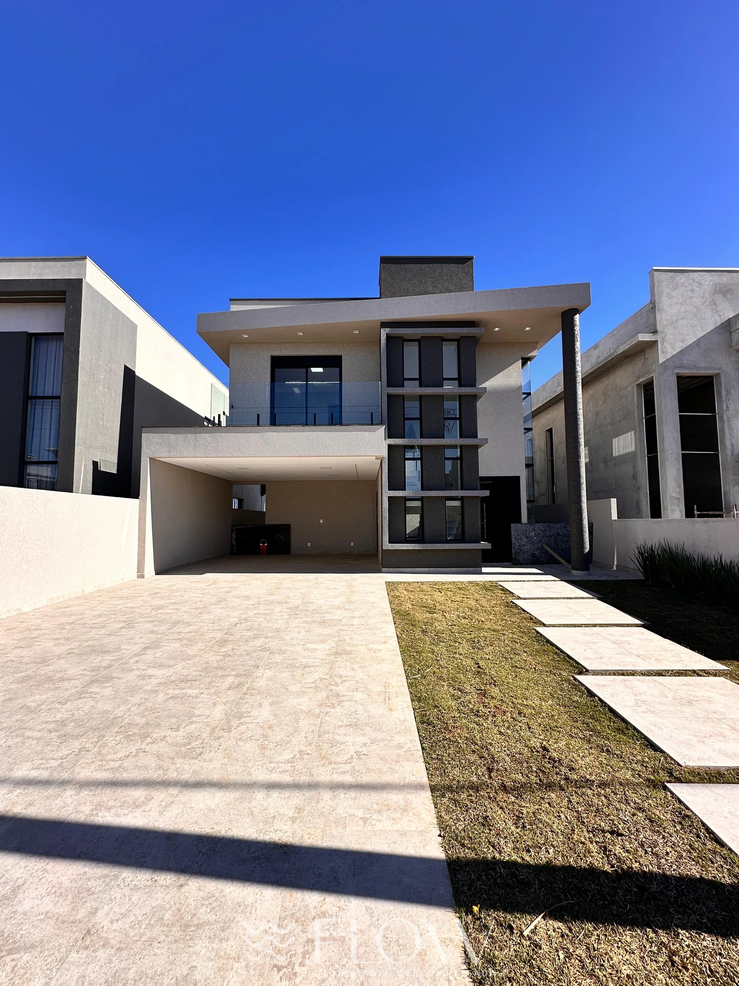 Casa Com 3 Suítes E Amplo Quintal No Fontana Di Trevi