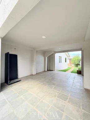 Casa Com 3 Quartos E Amplo Terreno No Jd Carvalho