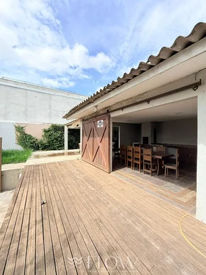 Casa Com 3 Quartos E Amplo Terreno No Jd Carvalho