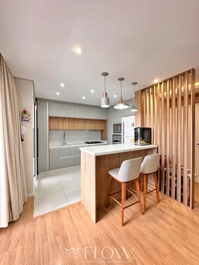 Apartamento Mobiliado Com 3 Quartos E 3 Vagas No Centro