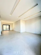 <strong>CASA EM CONDOMÍNIO COM 3 SUÍTES - 3 MIN DO LAGO</strong>