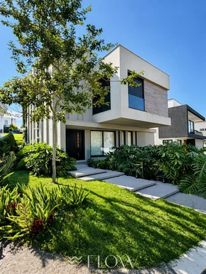 Casa De Alto Padrão Com 4 Suítes - Jd América
