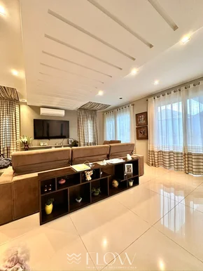 Casa De Alto Padrão Com 3 Suítes E Piscina Aquecida