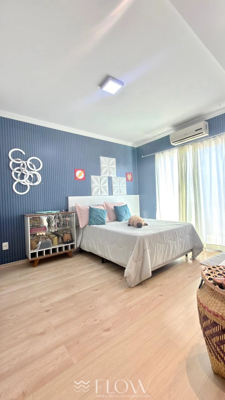 Casa Com 3 Quartos E Excelente Localização