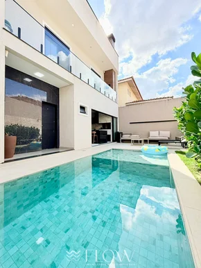 Casa Com Piscina Aquecida E 4 Quartos No Jd Carvalh