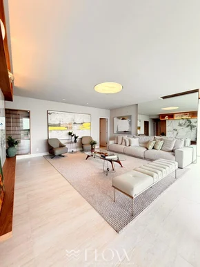 <strong>APARTAMENTO MOBILIADO COM 3 SUÍTES</strong>